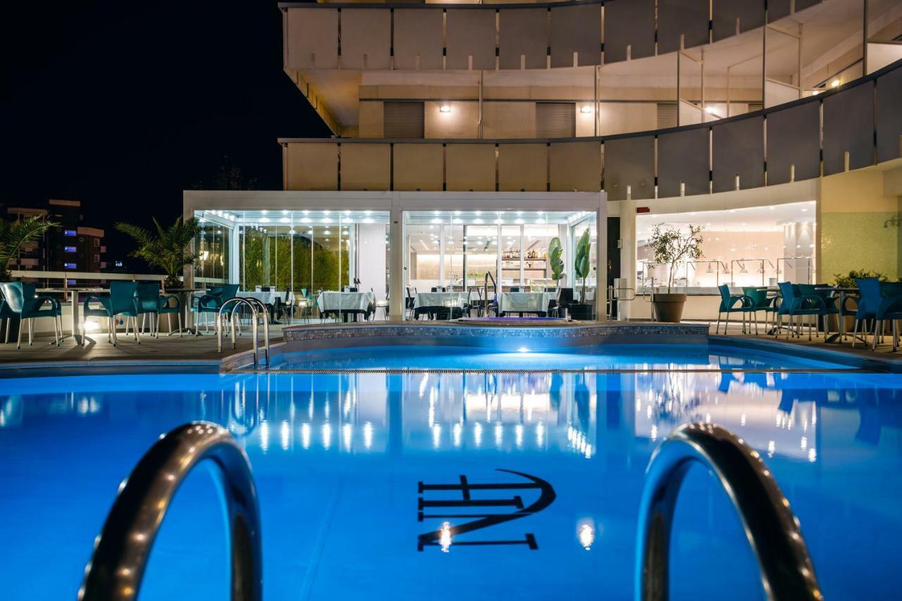Waldorf Palace Hotel Cattolica Exterior foto
